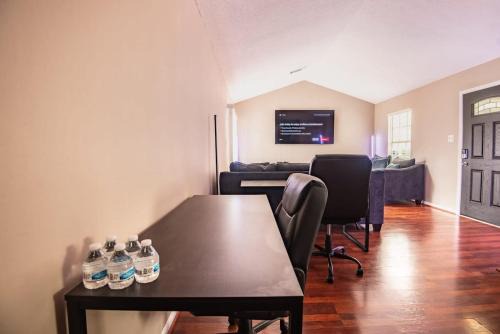 EV-Friendly- 15 Mins to Downtown