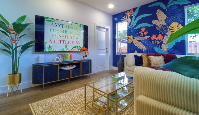 EV Lilly Pulitzer Inspired 75in TV 1.5 ml Beach Pet Friendly Smart Home