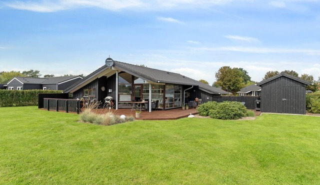 "Evald" - 400m from the sea by Interhome