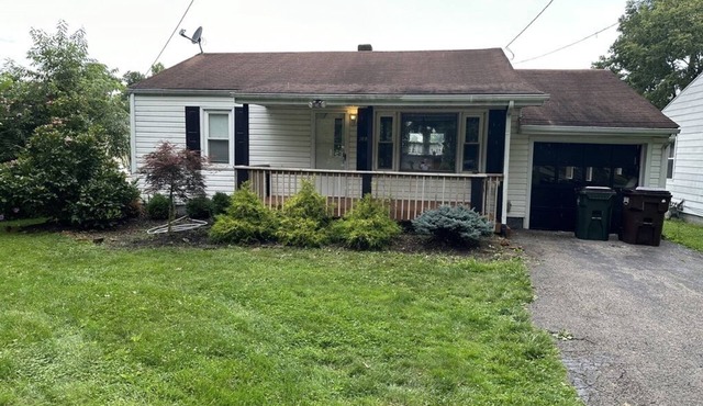 Evan's Cozy Getaway Home in Ohio's Playground
