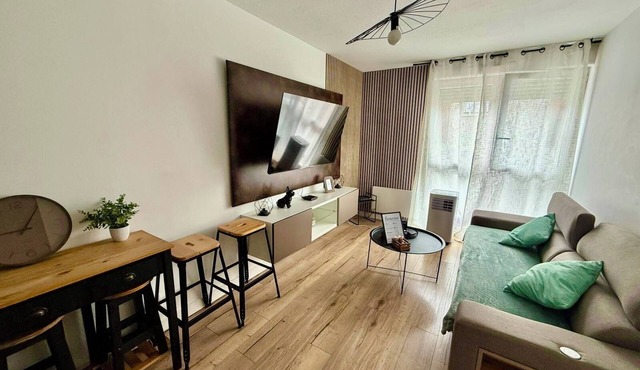 Evasion chic à Aucamville - Attractive modern T2 - Secure private parking-Clim