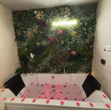 Evasion romantique, Jacuzzi Massage luminothérapie