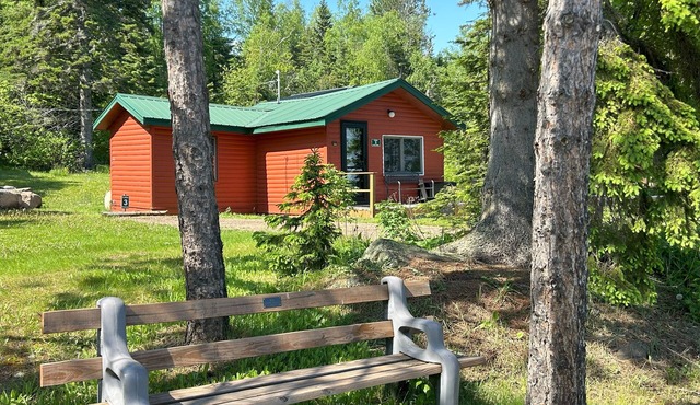 Eve's Place Lakeside Cabin 3