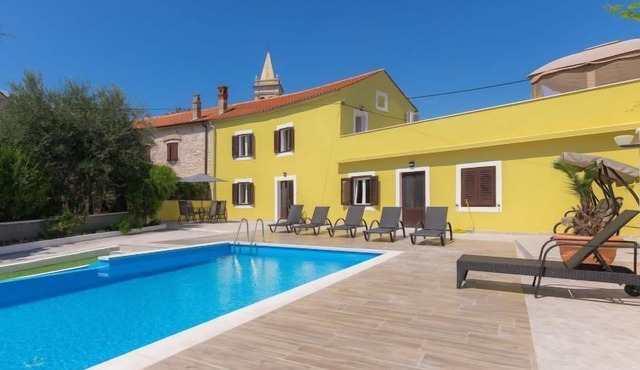 Evelina by Interhome