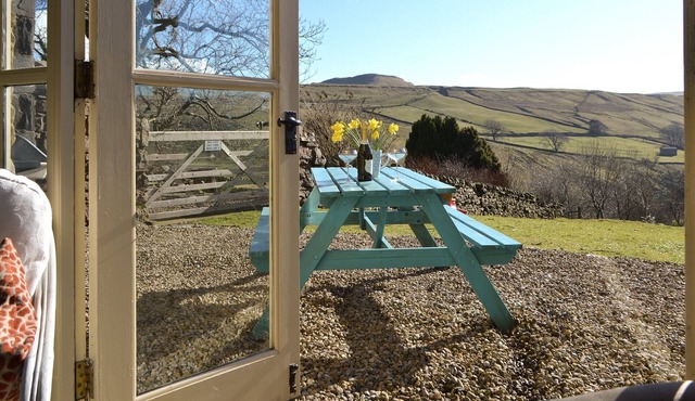 Even your horse can come with you on holiday to this cottage with stabling by arrangement and a trek