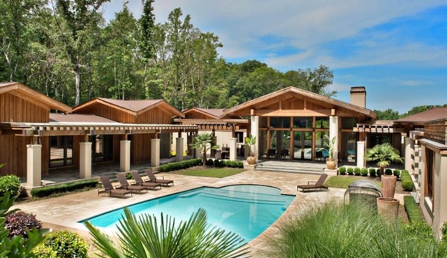 Event Space/Celebrity Home/ Near Athens and UGA/Private Lake/150 Acres