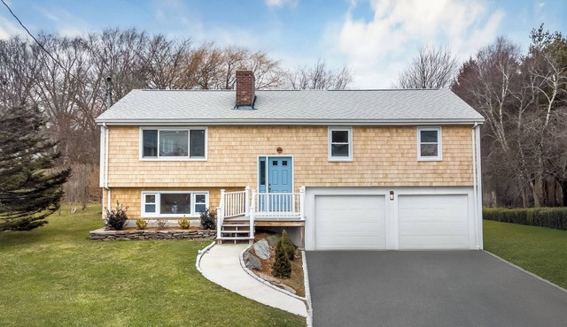 Eventide: Renovated 5 Bedroom, 3 Baths on Aquidneck Island