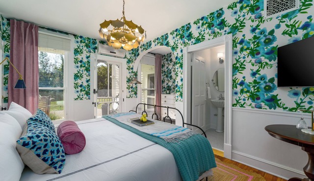 Everett Estate | Suite 1