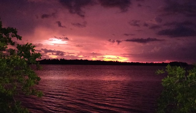 Everglades Chokoloskee 3 bdrm Home w/dock, marina, National Park,10,000 Islands