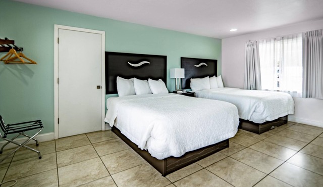Everglades City Motel - Queen Room, 2 Beds, Kitchenette and Back Door