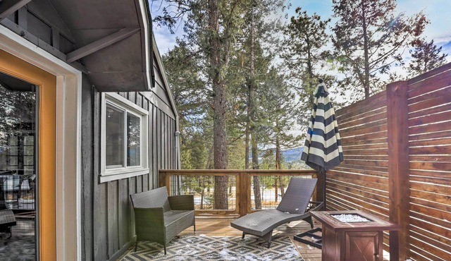 Evergreen Apt w/ Deck, Fire Pit & Gas Stove!