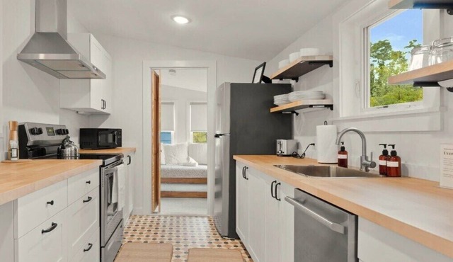 Evergreen: cottage minutes from Butternut Ski