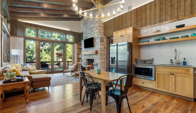 Evergreen Cove Cabin - 3 bedroom, hot tub, Mnky Islnd, golf shangri-La