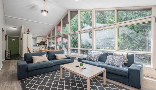 Evergreen Escape - Tobermory Chalet and Sauna