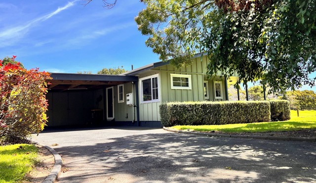 Evergreen Estate Muriwai Valley - peaceful comfortable country setting.