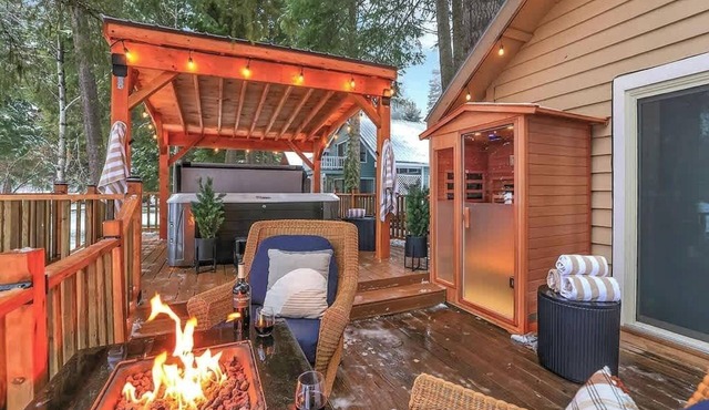 Evergreen · Golf Course! Hot Tub Sauna Firepit Pets