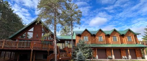 Evergreen Haven Lodge and Bunkhouse