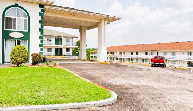 Evergreen Inn