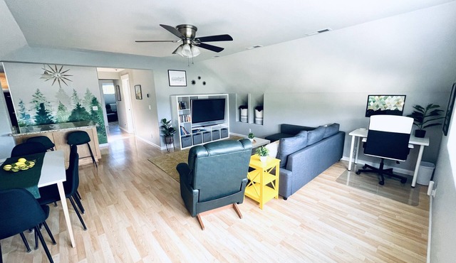 Evergreen Landing-Modern APT Perfect for Duck Fans