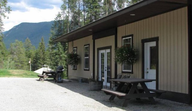 Evergreen Motel