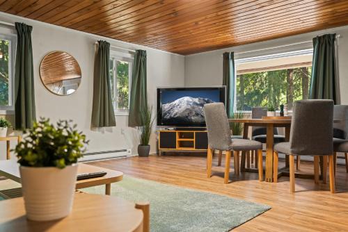 Evergreen Retreat at Rimrock