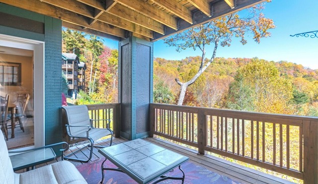 Evergreens 1221- Mtn Condo, Gated Resort, Indoor/Outdoor Pools & Hot Tub