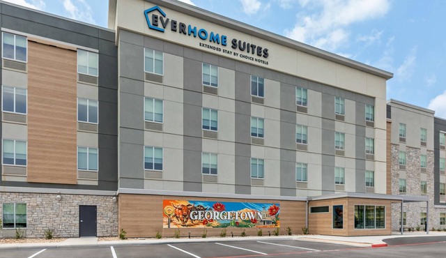Everhome Suites Georgetown - Austin