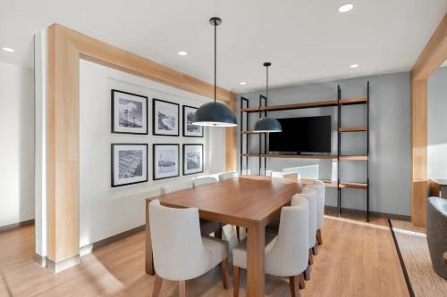Everhome Suites Portsmouth - Newington by Choice Hotels