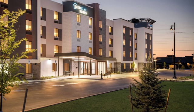 Everhome Suites Somerset - South Brunswick