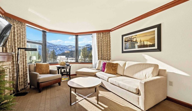 Everline Resort & Spa- 8 Person Suite