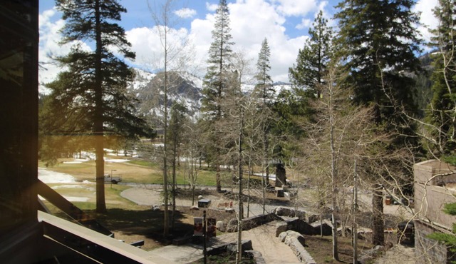 Everline Resort & Spa: Valley View 2Q Rm. Ski, skate, golf, pools, spa, tennis