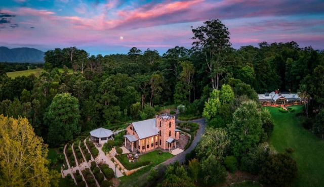 Evermoore Castle - Enchanting Stay w/River Access