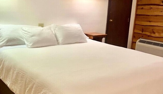Every Room with a Beautiful View of The Wisconsin River *