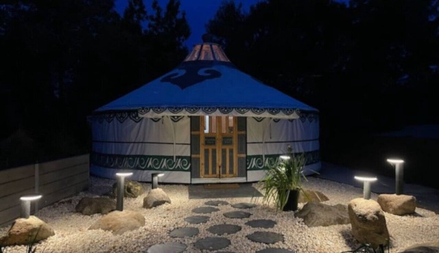 "Everybody Yurt's" - Hot Tub with Views