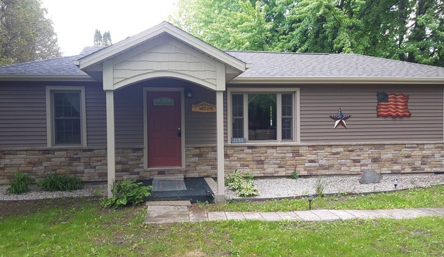 Everything new in this beautiful secluded home. Air conditioning. Wifi. Firepit.