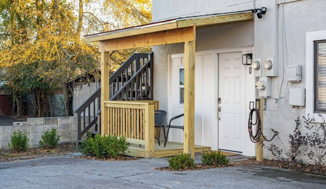 Everything NEW Studio! Close to Golf and Medical!