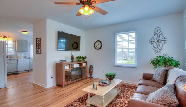 Everything's at your fingertips at this JC hotspot.