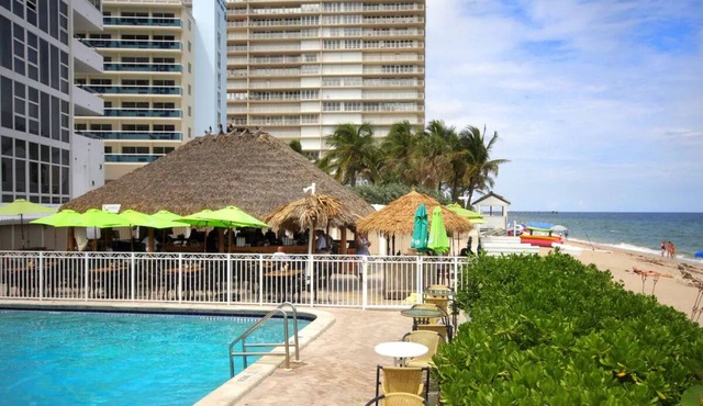 Everything You Need For The Perfect Vacation! Outdoor Pool, Pets Are Welcome!