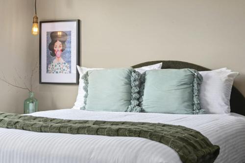 Evies Cottage I Belmont Suites I regionalXscapes