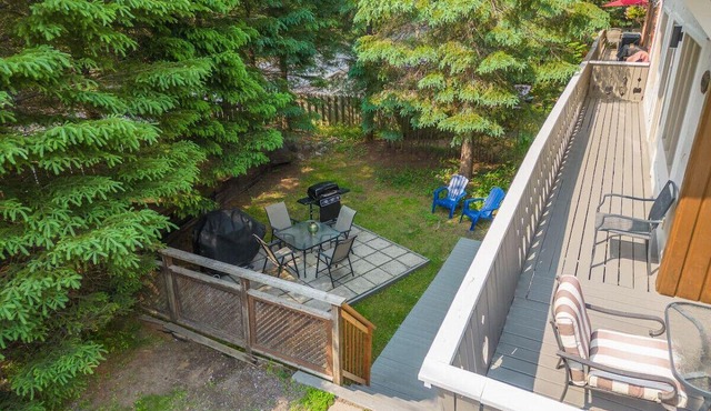 Evora Cozy 2BR Chalet Fireplace & BBQ Val-David