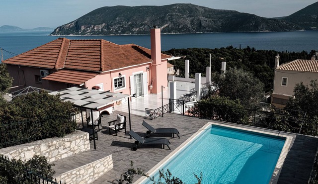 Evreti Villa in peaceful traditional village near Fiscardo
