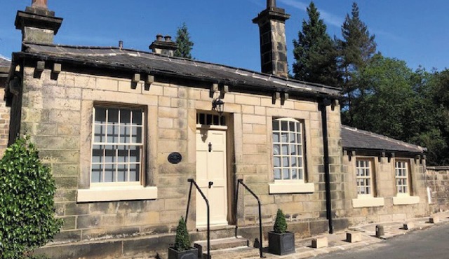 Ewood Cottage - Exquisite Country Cottage