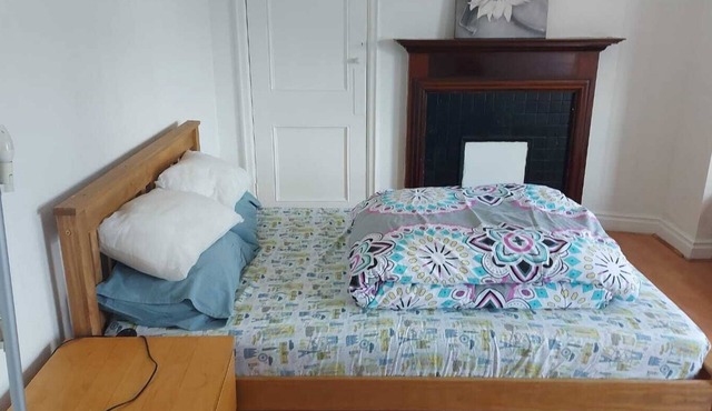 Ex-Large Room at Edgware Station with Kitchen-Bath