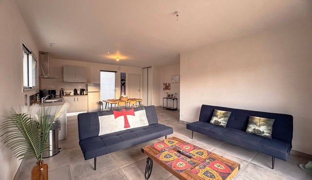 Excalibur - 15 min Puy du Fou - Parking - by R&G