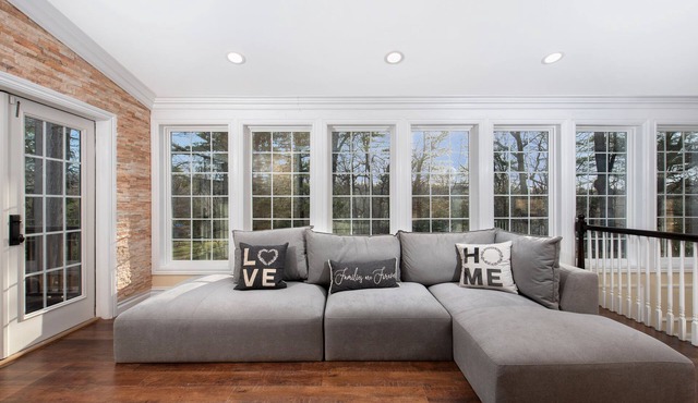 Excape to luxury 5 minutes walk to the private beach