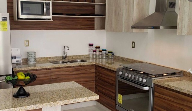 excelente casa cerca del bulevard