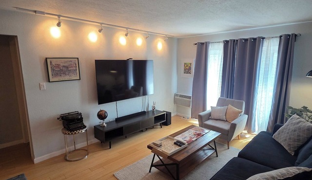 Excellent 1-bedroom condo with AC in vibrant Denver's Wash Park Neighborhood