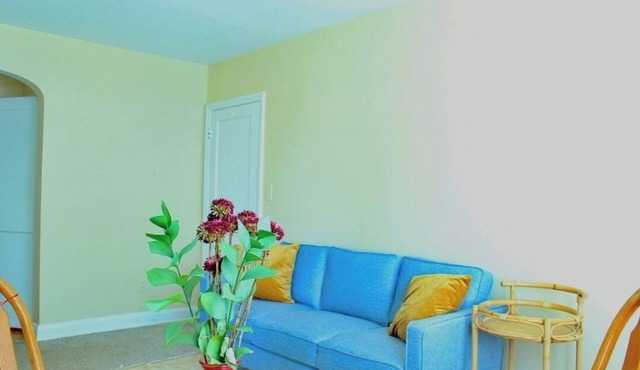 Excellent 1-bedroom townhome in Baltimore for a relaxing stay