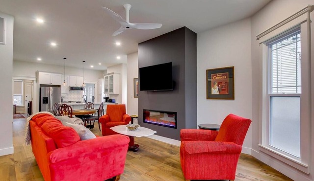 Excellent 3BR/2BA PRIME Location!