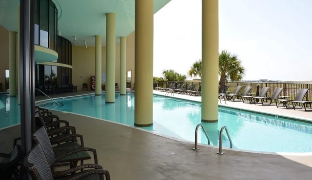 Excellent! 5- Star beachfront condo.